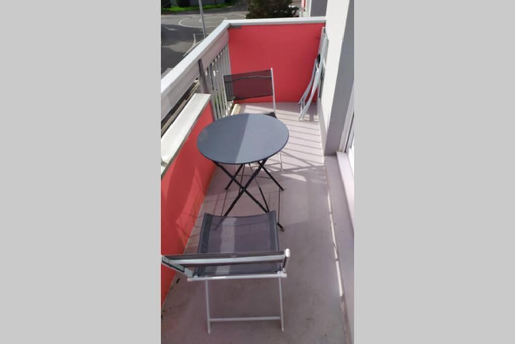 Chez Romain, Appartement Proche Commerces Et Centre Ville Avec Wifi Verdun-sur-Meuse Luaran gambar